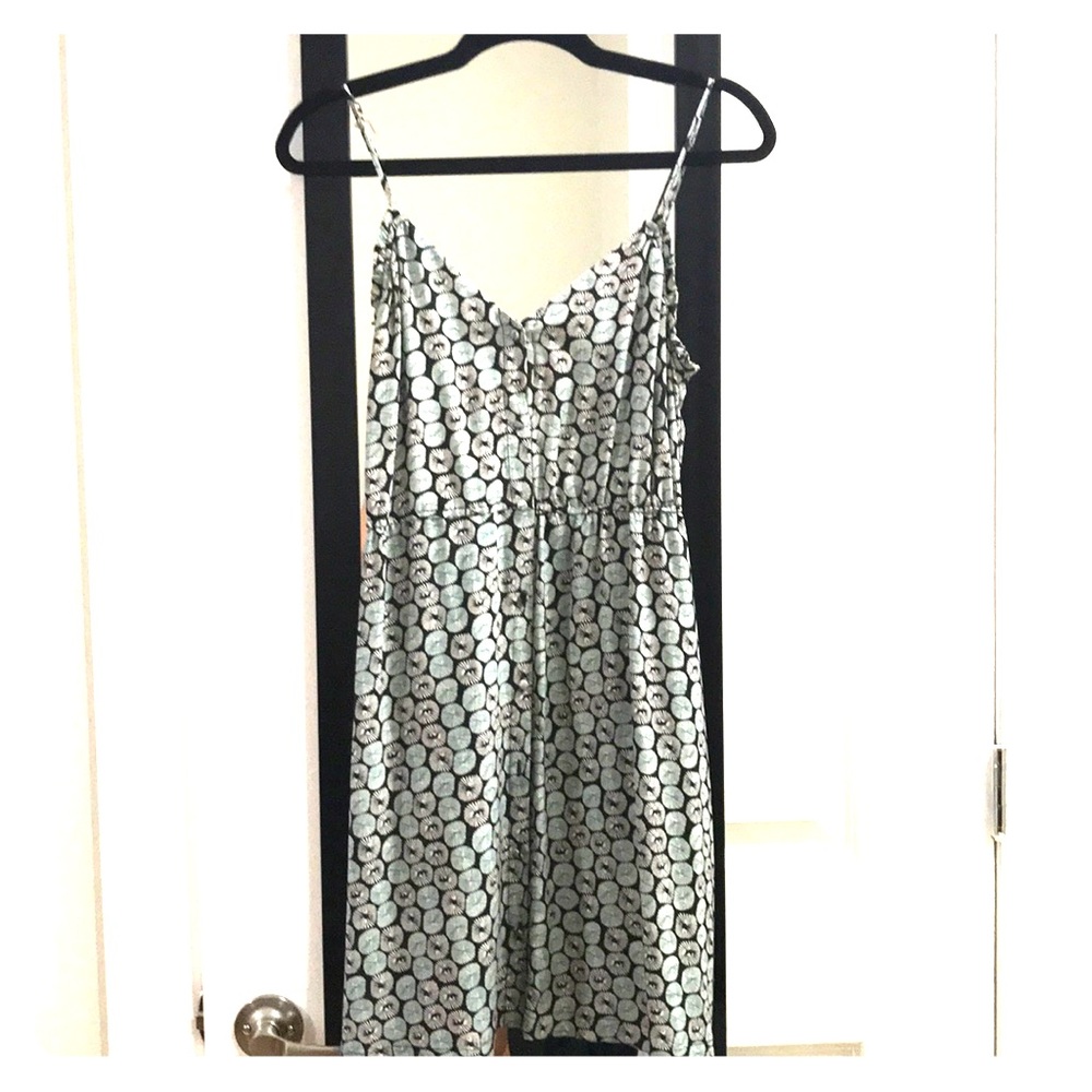 Beautiful patterned dress!